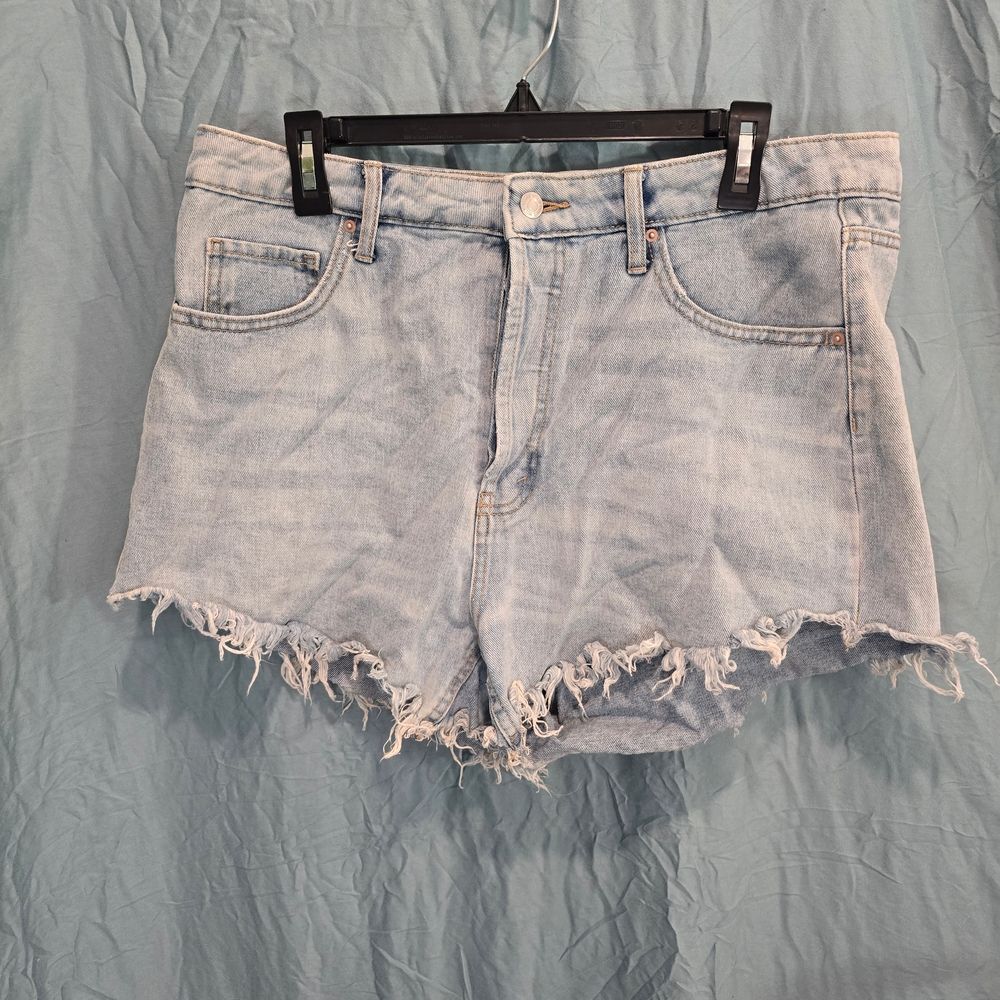 Wild Fable Light Wash Frayed Highest Rise Jean Shorts, Size 14